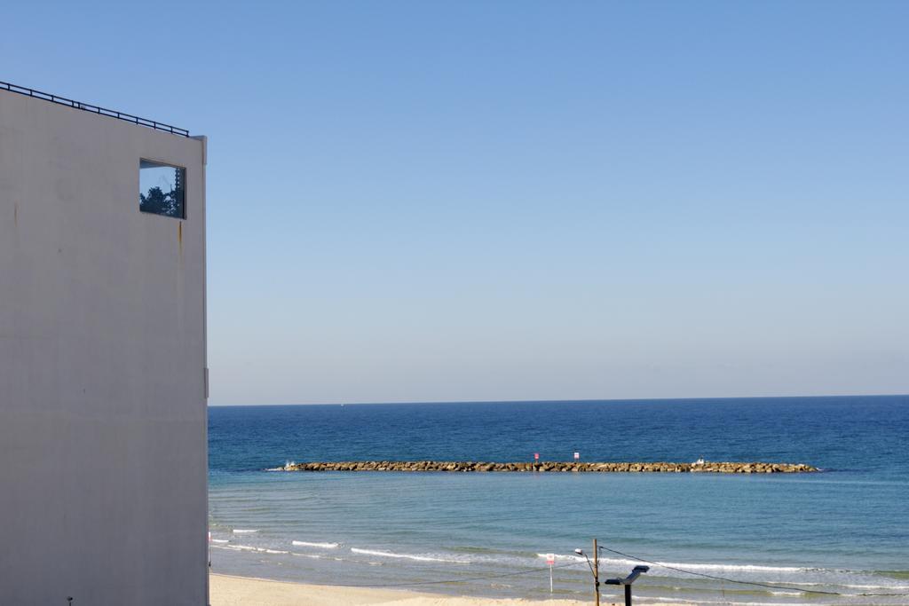 Hayarkon Sea View Apt Hotel Tel Aviv Room photo